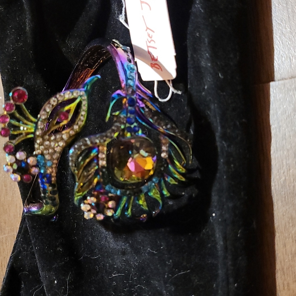 Betsy Johnson hinged rap hinged rap peacock bracelet